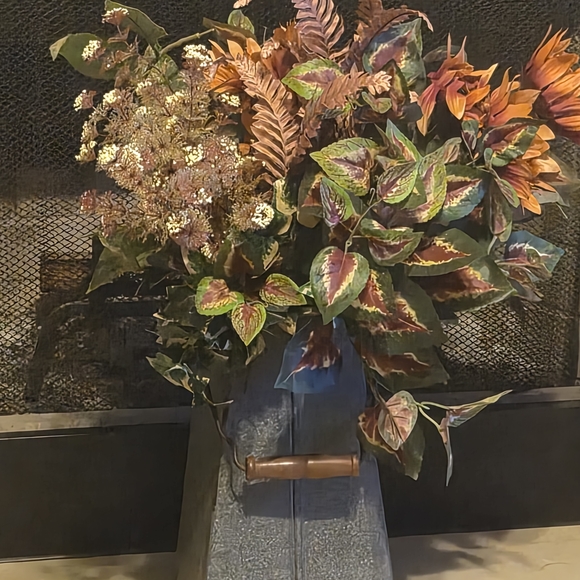Elegant Autumn Floral Arrangement